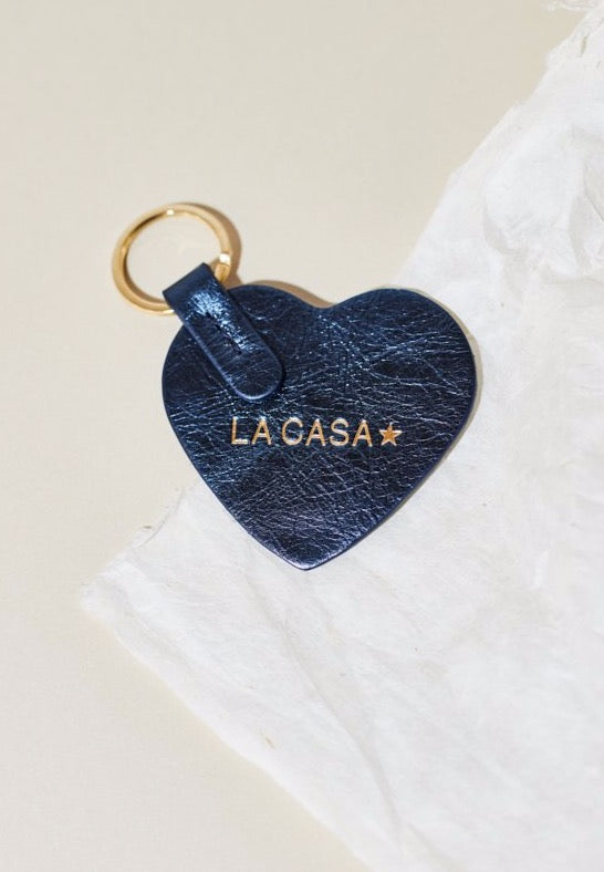 Porte-clé coeur en cuir bleu irisé LOUVREUSE