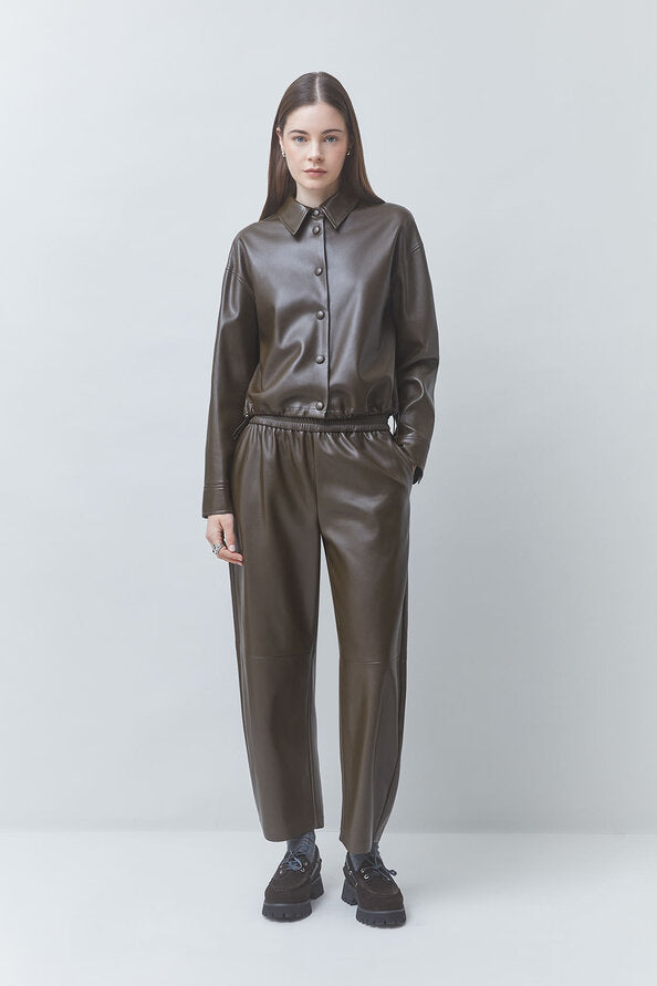 Chic jogger en cuir vegan