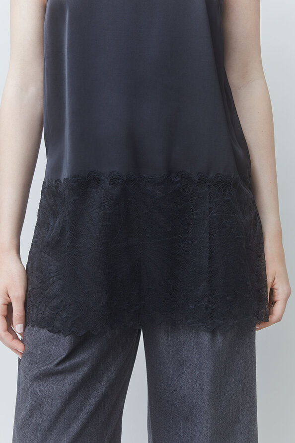 Top en dentelle noir