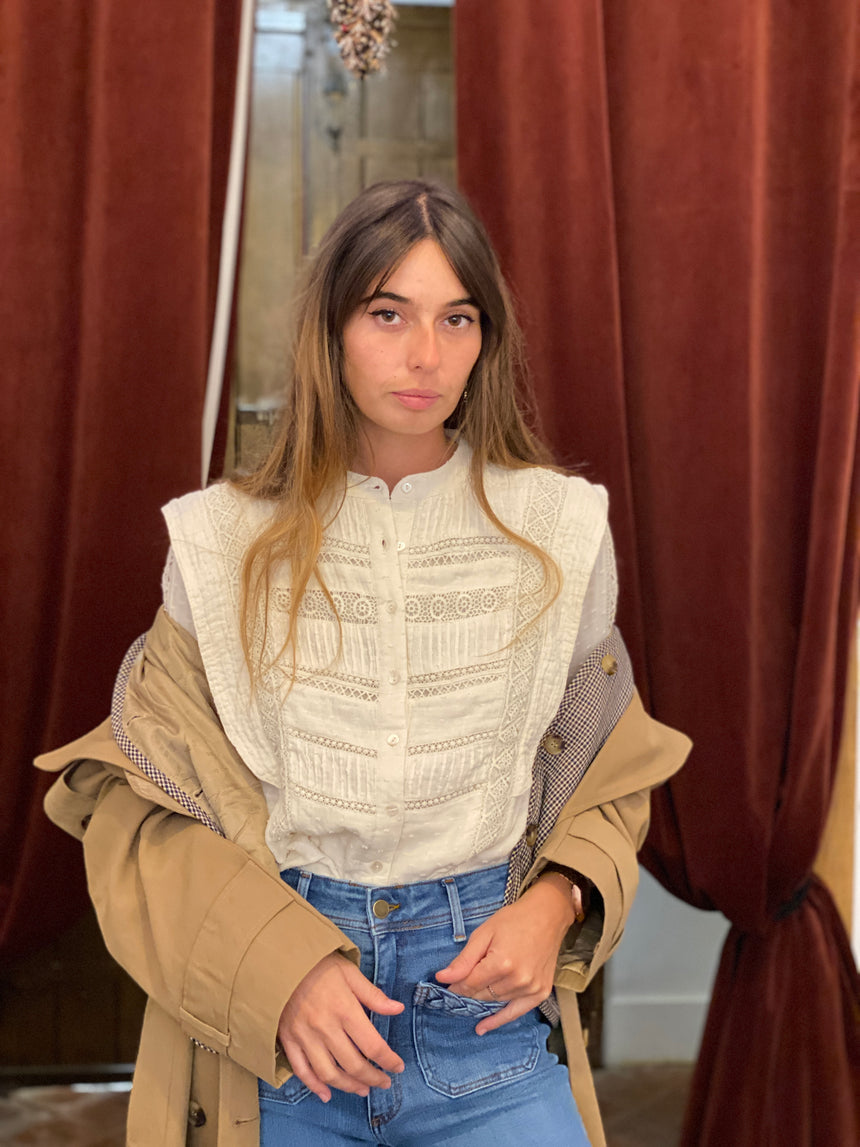 Blouse brodée