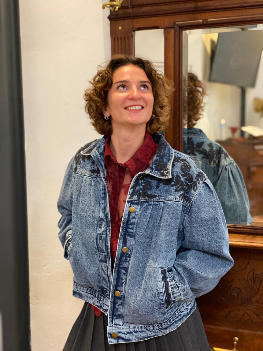 Blouson en jean brodé