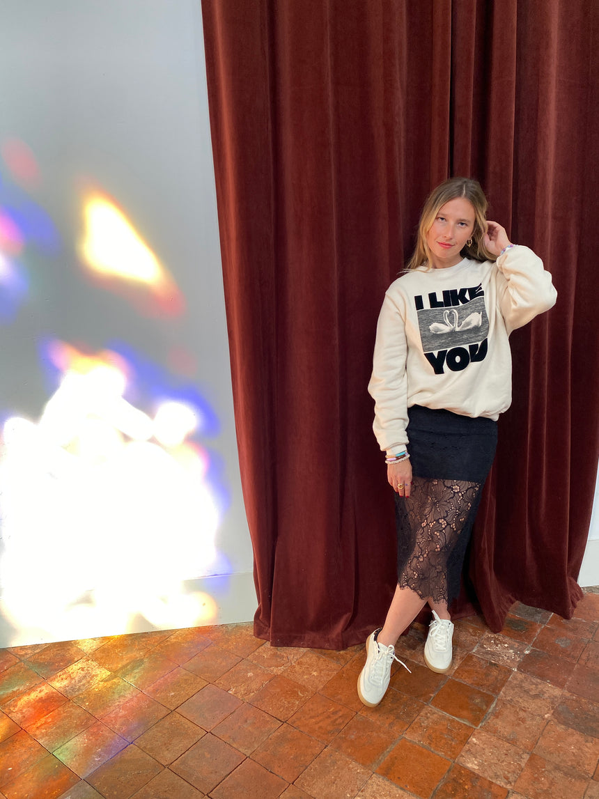 Jupe crayon en dentelle noire