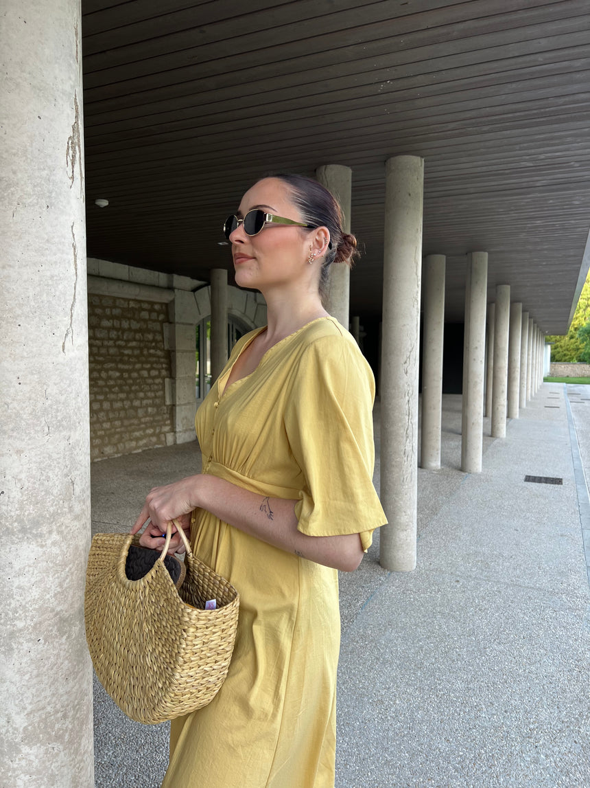 Robe longue jaune ocre