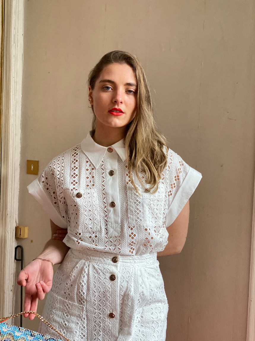 Blouse en coton organique à broderie anglaise