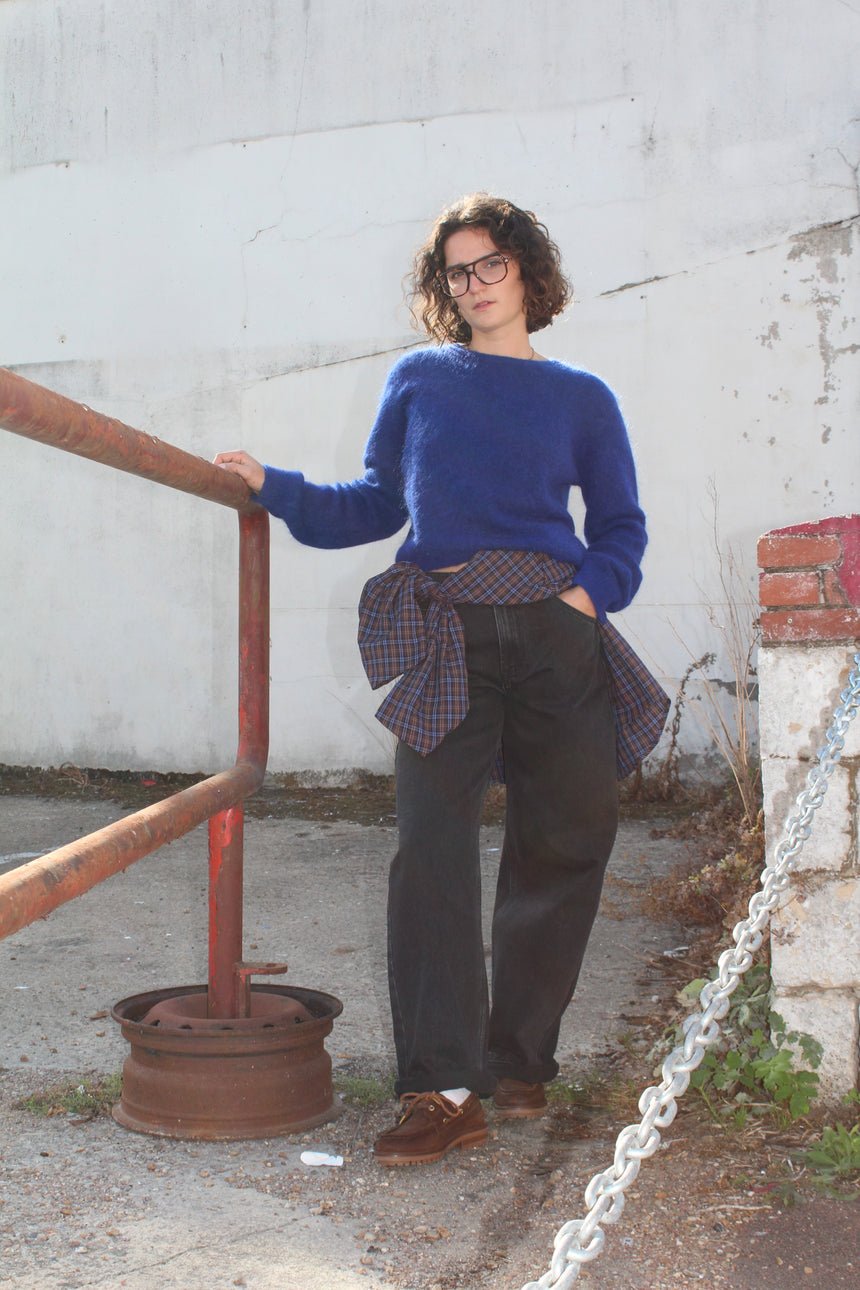 Pull bleu dos lacé