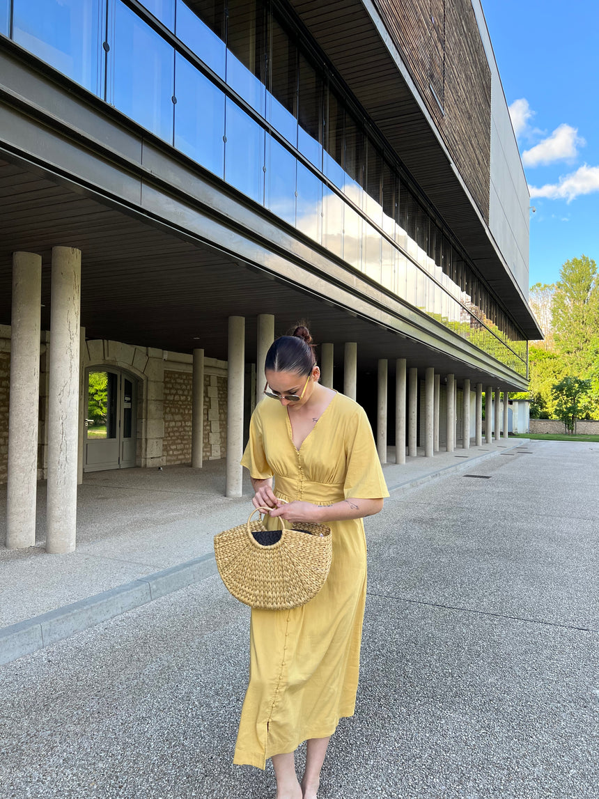 Robe longue jaune ocre