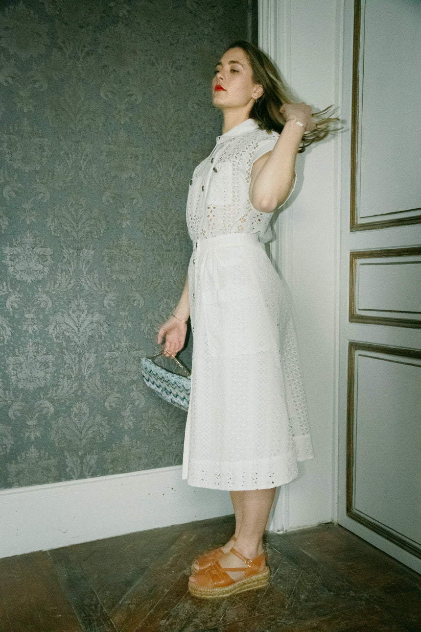 Jupe midi à broderie anglaise