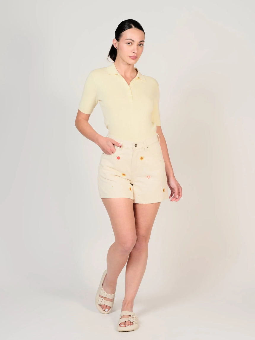 short en jean écru brodé